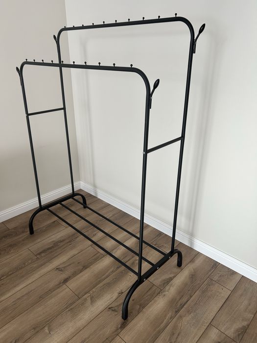 Продаю б/у вешалку