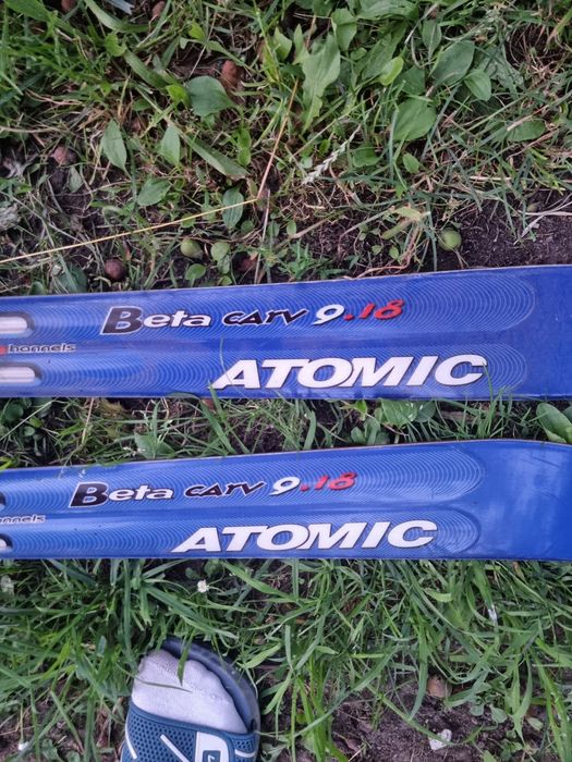 Skiuri Carving Atomic