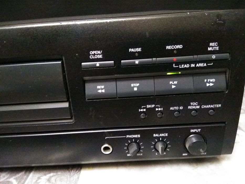 DAT магнитофон Tascam da-20.