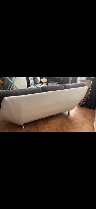 Претапициран Луксозен Диван - Кожа и Текстил