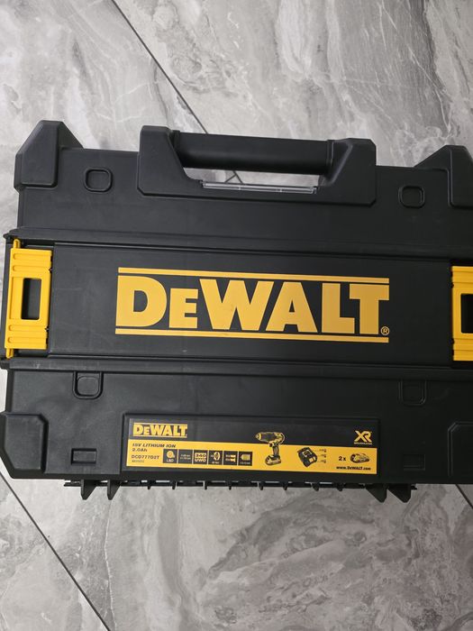 DeWALT Bormasina