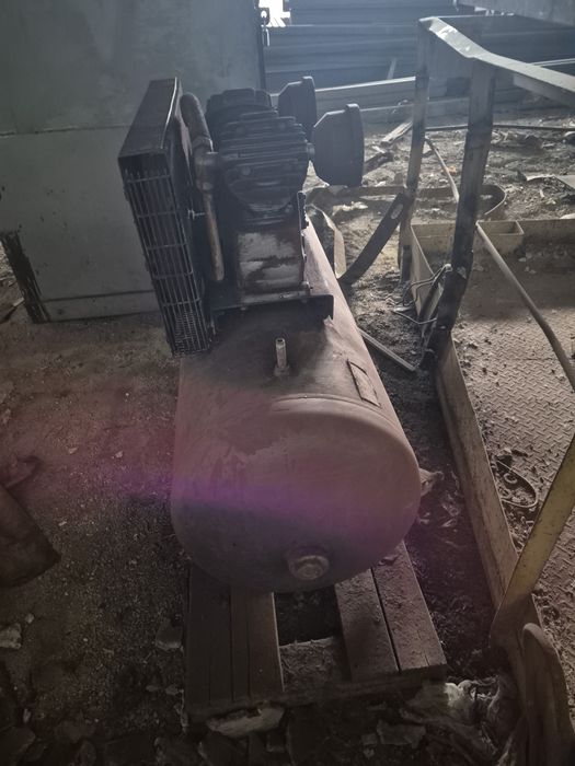 Продам компрессор.