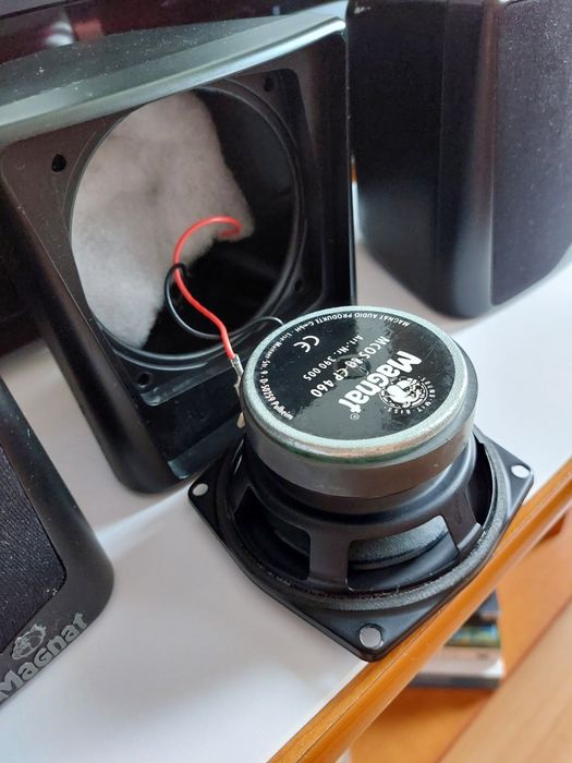 Vând Sateliți Magnat