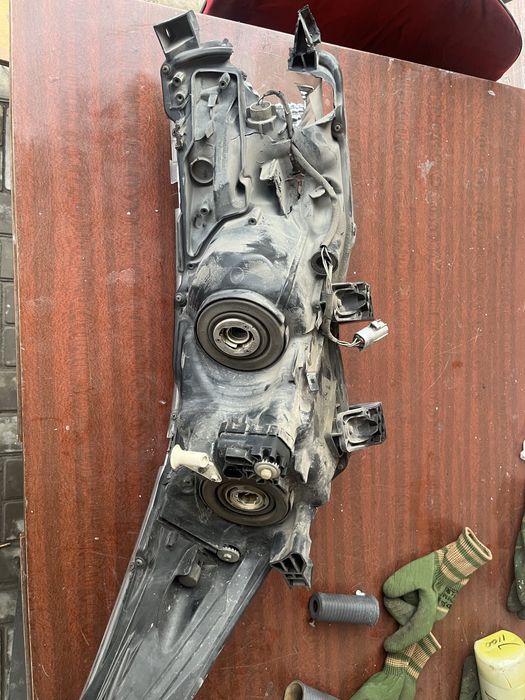 Фары Toyota Corolla 2014