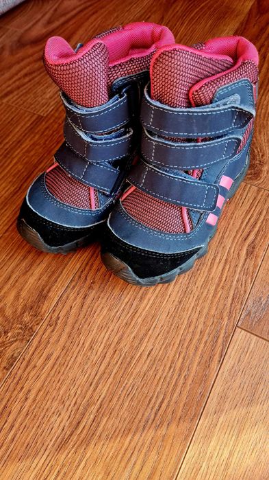 Ghete Adidas Traxion iarna marime 24 pt fete