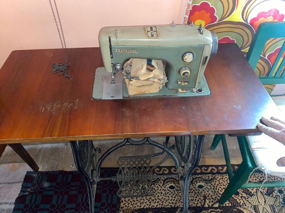 Mașini de cusut vechi