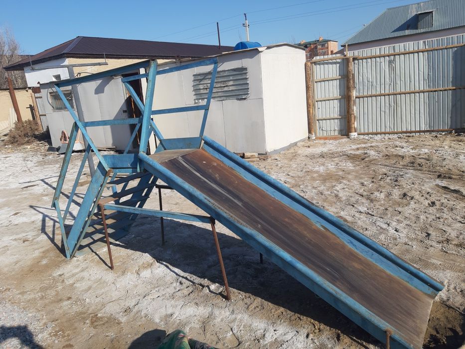 Металлический скат-горка