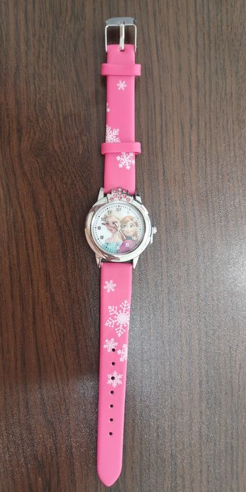 Часовник Елза и Hello Kitty