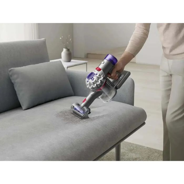 Вертикальный пылесос Dyson V8