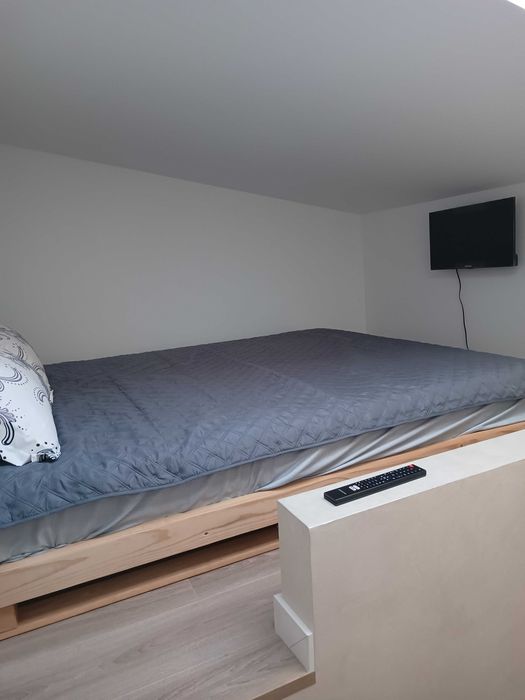 Studio de închiriat, bloc nou, parcare privată