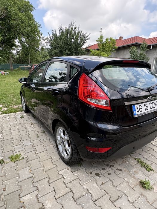 Vand sau schimb Ford Fiesta Titanium