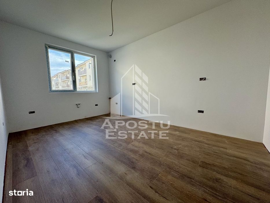 Duplex cu perete dublu 4 camere, complet finalizat la asfalt Chisoda.