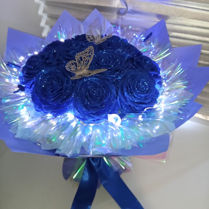 Светящийся букет роз