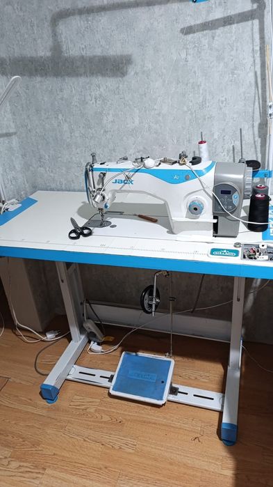 Продам шв/машинку