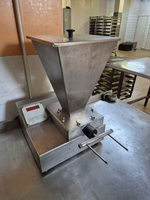 Продавам професионален фритюрник за понички Берлинер