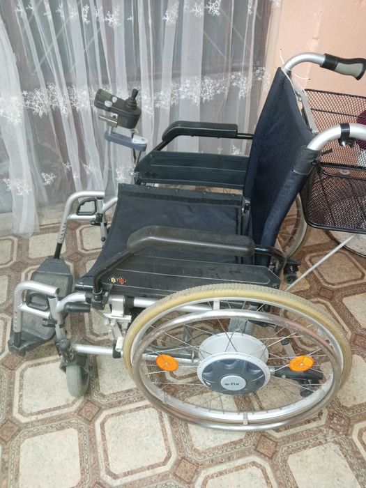 продавам електрическа рингова инвалидна количка