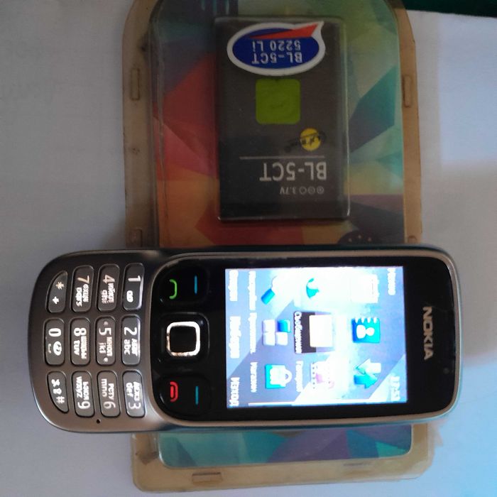 Продавам Nokia 6303ci