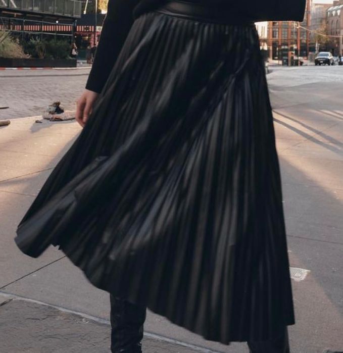 Красива черна пола солей ZARA сатен, кожа