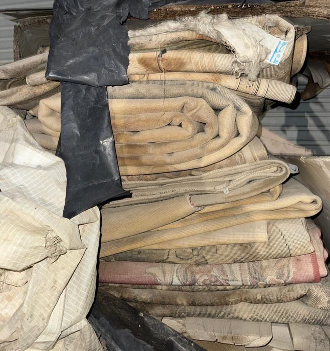 Продам ковер 8 штук 20000