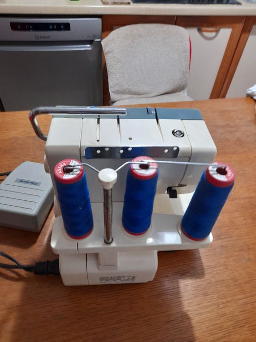 Mașină surfilat Privileg 303 Overlock – stare foarte bună