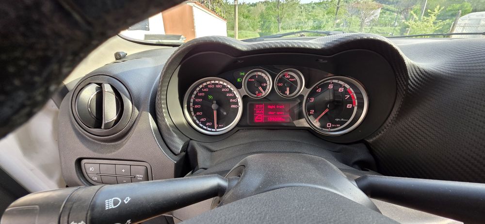 Алфа ромео мито бензи газ