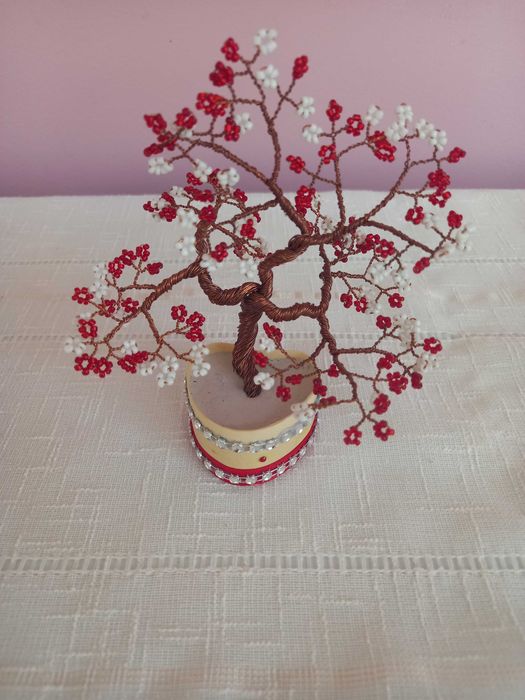 Дървета и цветя от мъниста