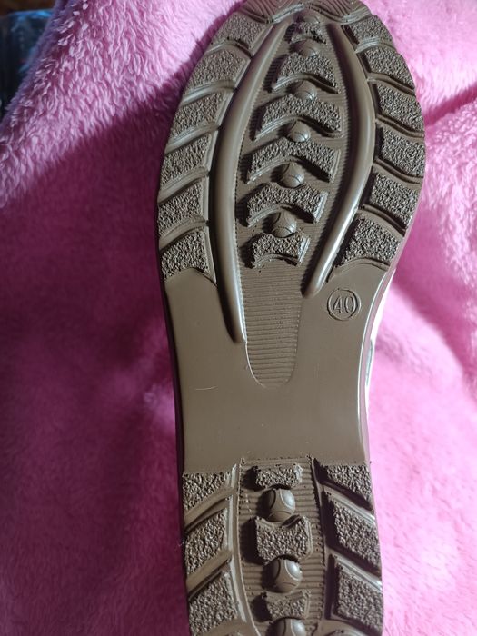 Новая женская обувь на танкетке