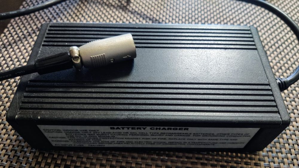 Charger ЗАРЯДНИ за литиево-йонни батерии на 24, 36 и 48 волта ... 2-6A