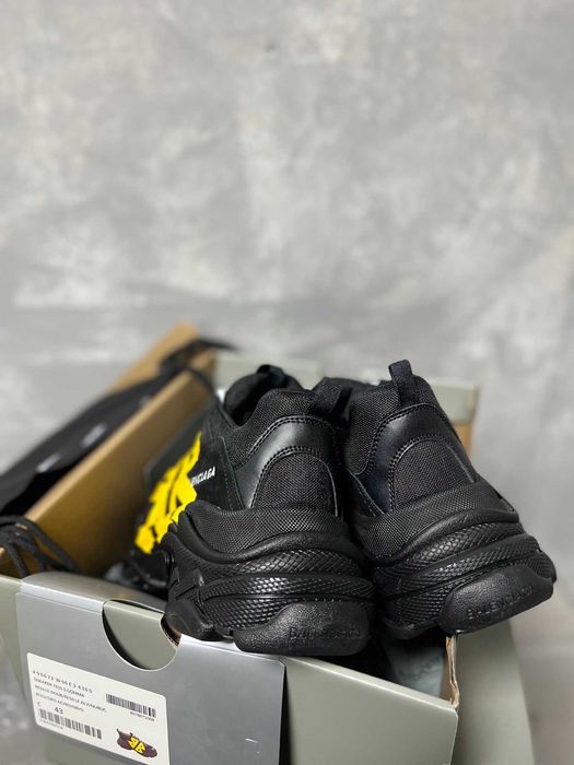Adidasi Balenciaga Triple S Calitate Premium