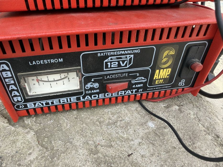 Зарядно устройство за акумулатор 6 и 12V