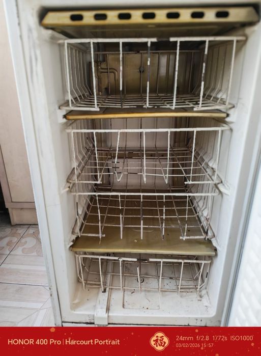 Продам  морозильник Саратов