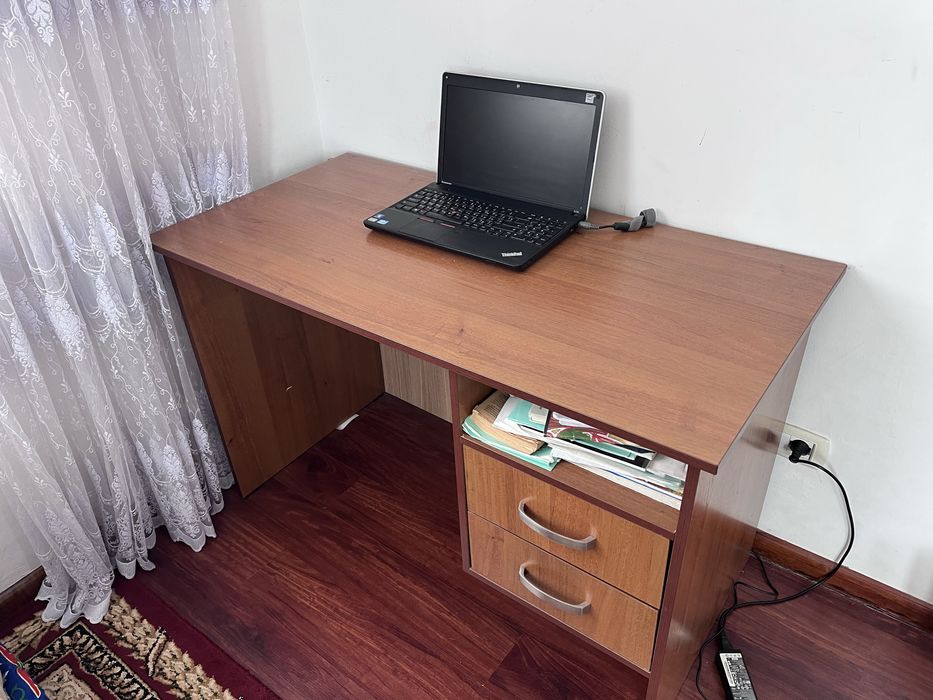 Продам письменный компьютерный стол