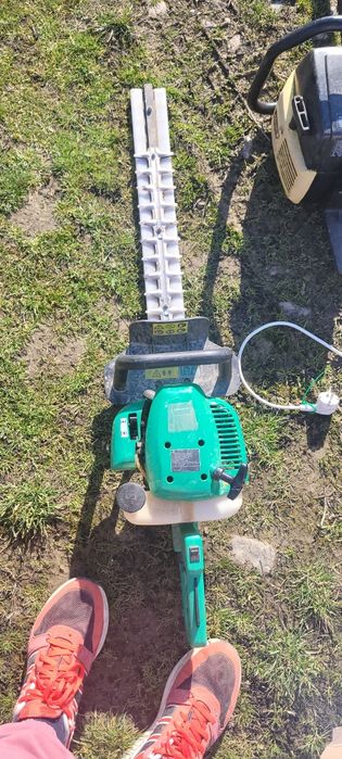 Foarfecă tuns gard viu pe benzină nouă