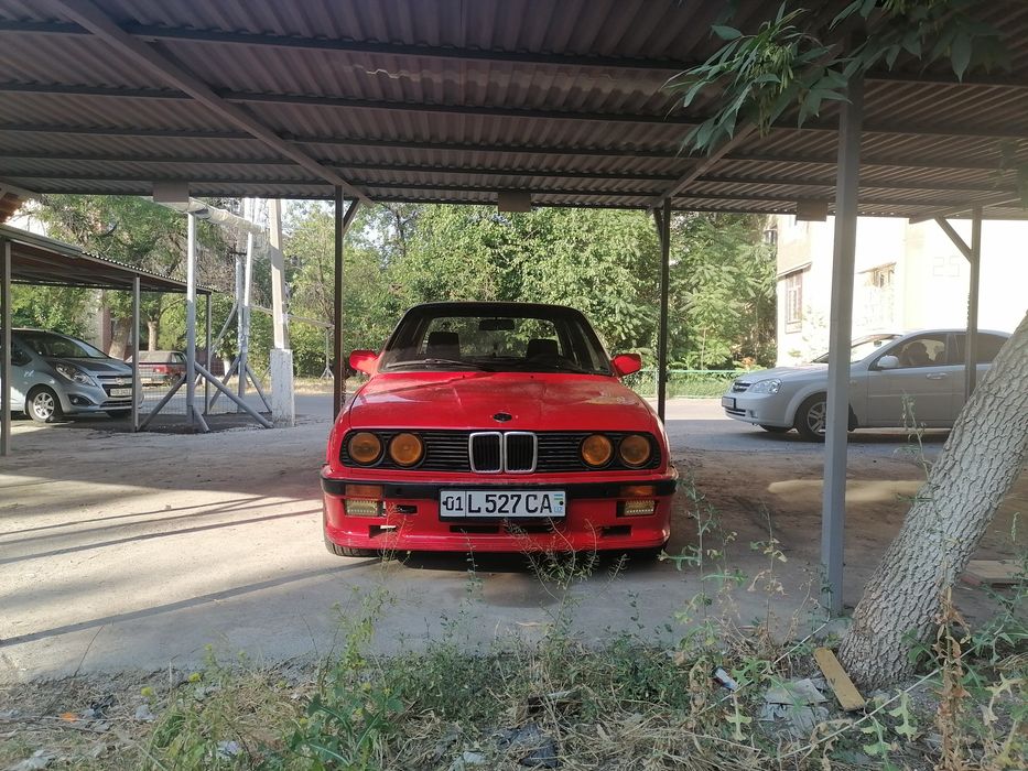 BMW E30 1986 года