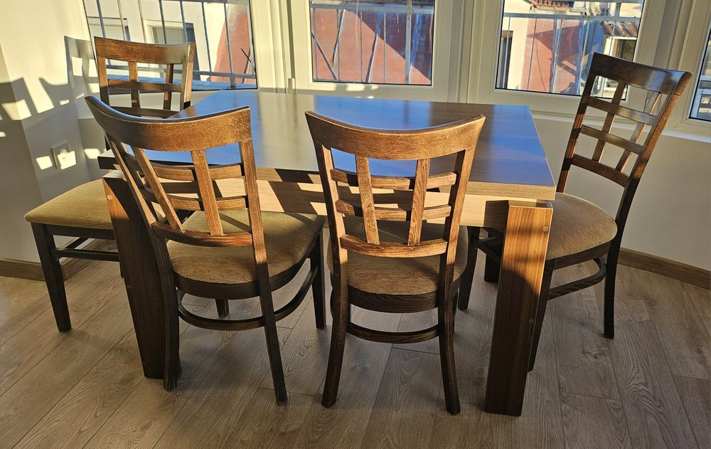 Маса трапезна -дървена, масивна 200 лв.