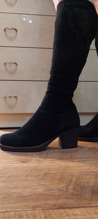 Продаю зимние сапоги