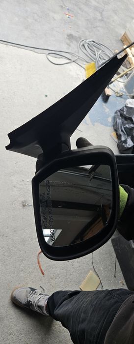 Oglinda dreapta docker