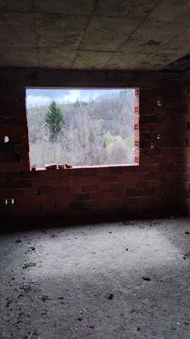 Продава къща в с.Згурово обл.Кюстендил