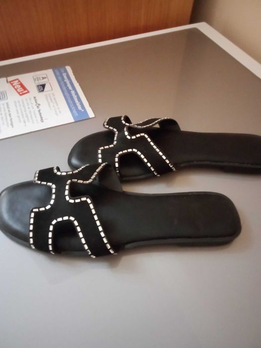 Дамски сандали и чехли