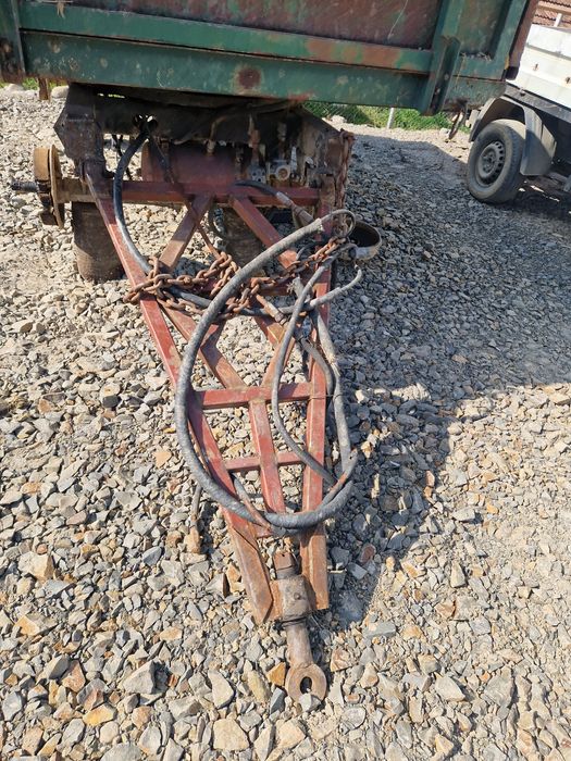 Remorca auto cu a 5.a roata