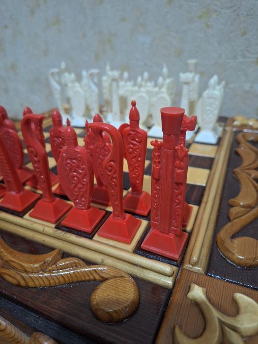 Шахматы продам. Звоните.