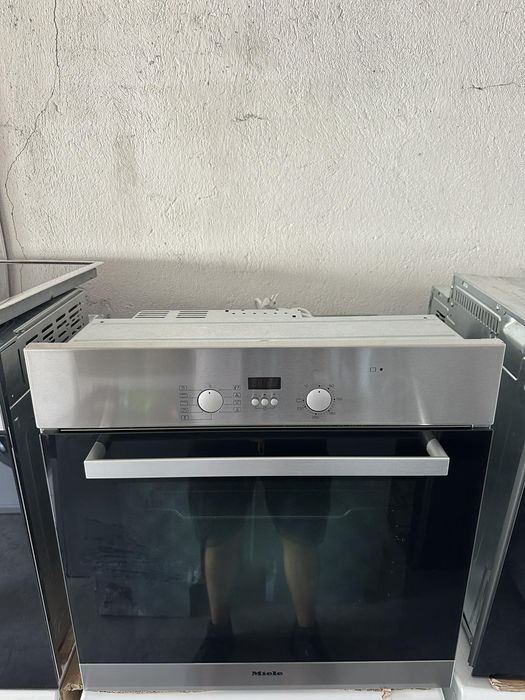 Фурна +гаранция 1 година.  MIELE за вграждане. Конвекция. Безплатна доставка за София