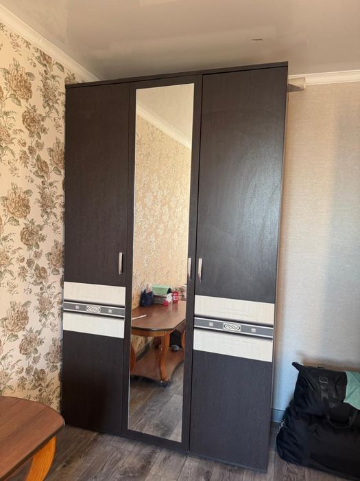 Продаем срочно мебел