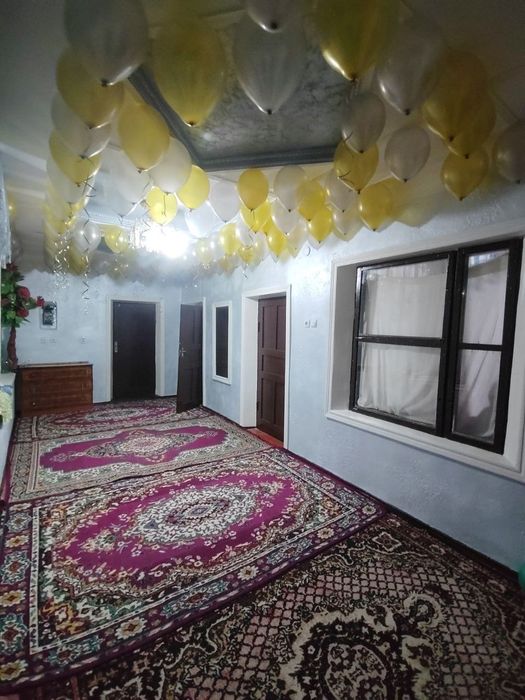 Uy sotiladi 3.5 sotiq 4 xona 1 zal owxona bilan vanna alohida
