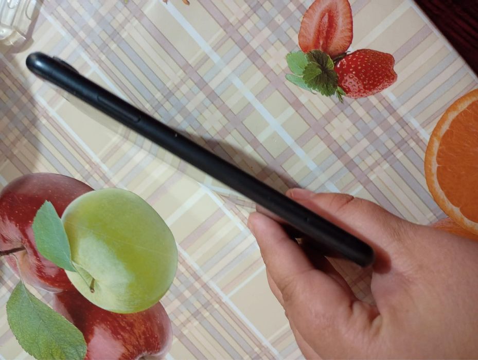 Vand iphone xr in state perfecta