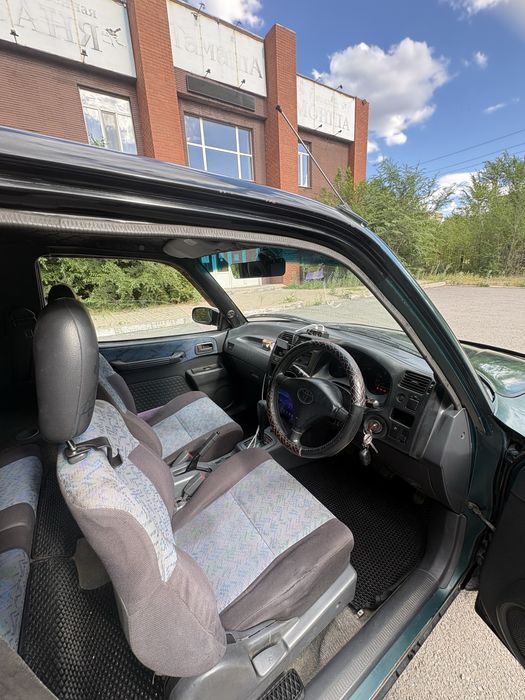 Продам toyota raf4
