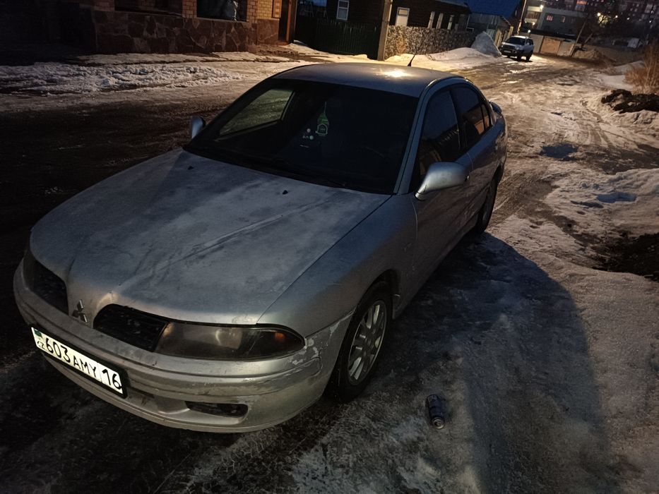 Митсубиси кариссм. В полный разбор