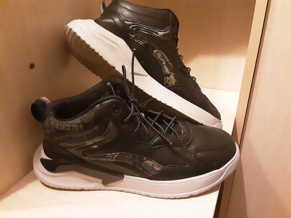 Демисезонная обувь на мальчика-подростка