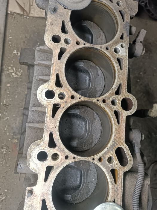 Двигатель Фольксваген б6 2.0 BLY