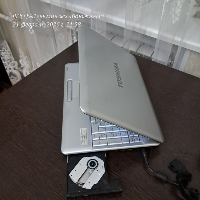Тoshiba оригинал!!! Ram 4гб, проц DualCore, hdd 300